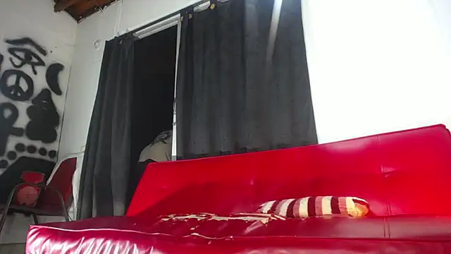 Snapshot of Dexter-T chatting on 12/11/24, 08:15 Dexter-T online show from 12/11/24, 08:15