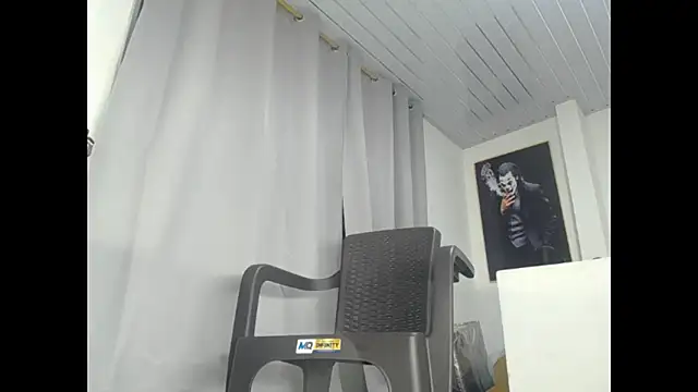 Snapshot of Dexter-T chatting on 11/15/25, 07:34 Dexter-T online show from 11/15/25, 07:34