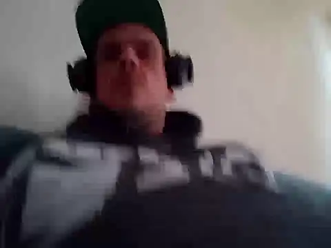 Snapshot of sexsuchti80 chatting on 02/27/25, 11:06 sexsuchti80 online show from 02/27/25, 11:06