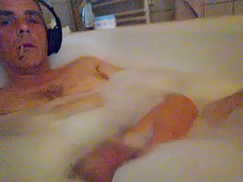 Snapshot of sexsuchti80 chatting on 10/01/25, 03:55 sexsuchti80 online show from 10/01/25, 03:55