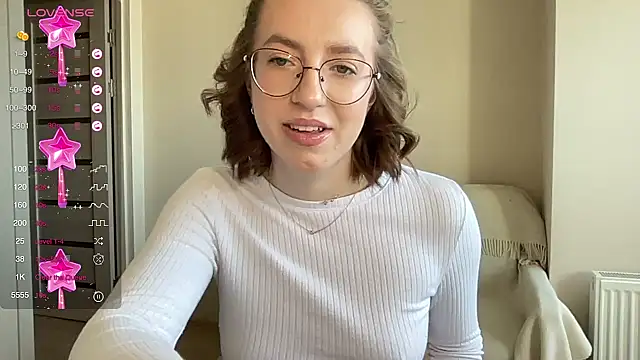 Snapshot of liins_wet chatting on 02/16/25, 12:10 liins wet online show from 02/16/25, 12:10