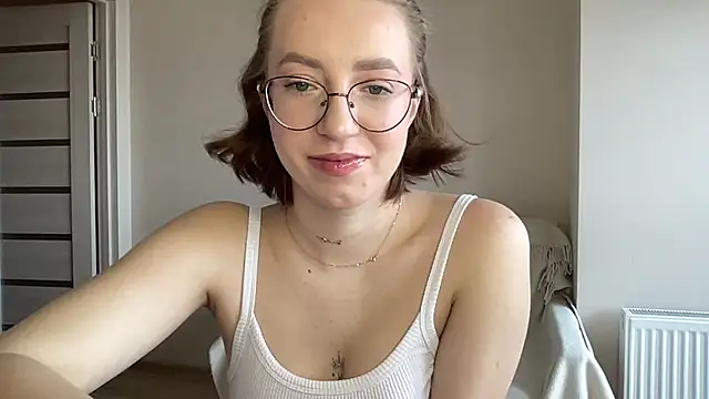 Snapshot of liins_wet chatting on 01/03/25, 08:10 liins wet online show from 01/03/25, 08:10