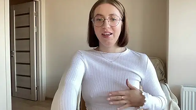Snapshot of liins_wet chatting on 01/05/25, 11:04 liins wet online show from 01/05/25, 11:04