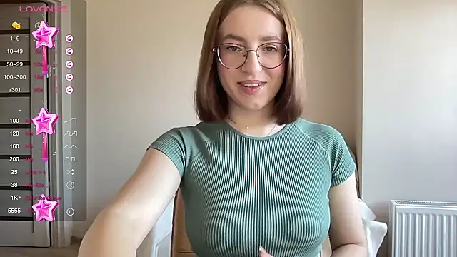 Snapshot of liins_wet chatting on 03/07/25, 10:46 liins wet online show from 03/07/25, 10:46