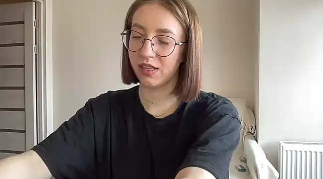 Snapshot of liins_wet chatting on 01/13/25, 10:25 liins wet online show from 01/13/25, 10:25