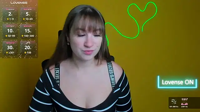 Snapshot of Evelina_GG chatting on 10/18/25, 05:31 Evelina GG online show from 10/18/25, 05:31
