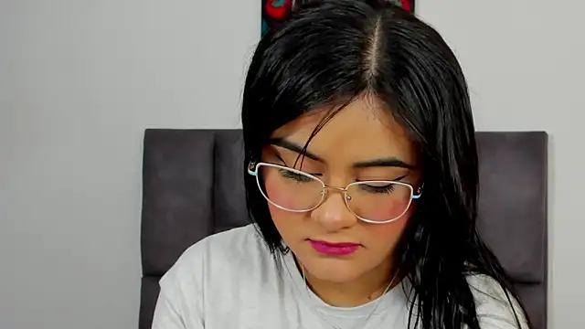 Snapshot of Dulce_amg chatting on 03/17/25, 01:29 Dulce amg online show from 03/17/25, 01:29