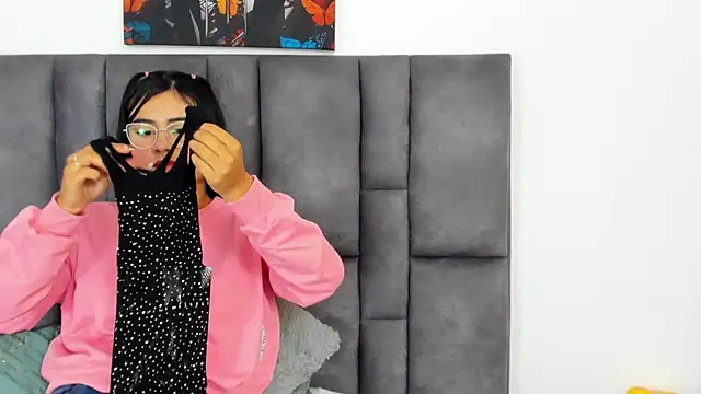 Snapshot of Dulce_amg chatting on 02/14/25, 05:14 Dulce amg online show from 02/14/25, 05:14