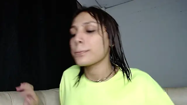 Snapshot of alexandra_lorens chatting on 10/23/25, 01:37 alexandra lorens online show from 10/23/25, 01:37