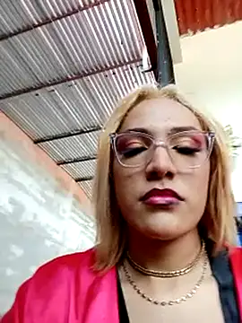 Snapshot of alexandra_lorens chatting on 03/13/25, 07:50 alexandra lorens online show from 03/13/25, 07:50