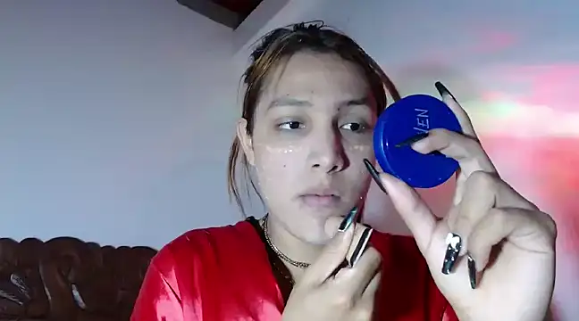 Snapshot of alexandra_lorens chatting on 02/14/25, 06:29 alexandra lorens online show from 02/14/25, 06:29