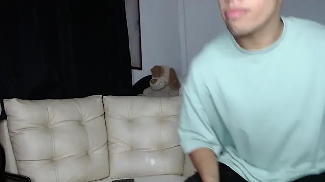 Snapshot of alexandra_lorens chatting on 10/17/25, 01:42 alexandra lorens online show from 10/17/25, 01:42