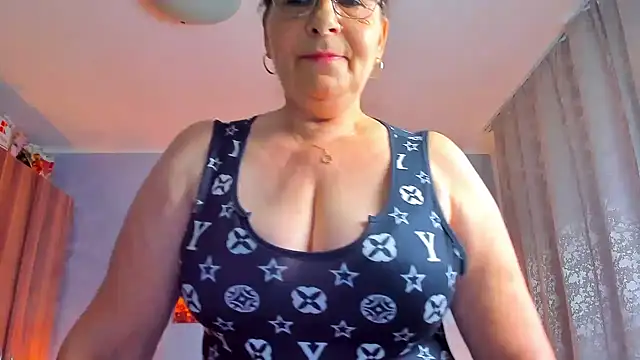 Snapshot of sweetangell69_ chatting on 07/17/26, 03:15 sweetangell69 online show from 07/17/26, 03:15