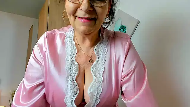 Snapshot of sweetangell69_ chatting on 04/27/26, 02:09 sweetangell69 online show from 04/27/26, 02:09
