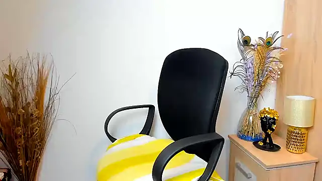 sweetangell69  online show from 04/09/26, 02:57