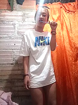 Snapshot of samy-blonde chatting on 03/14/25, 01:35 samy-blonde online show from 03/14/25, 01:35