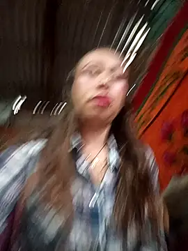 Snapshot of samy-blonde chatting on 02/25/26, 01:11 samy-blonde online show from 02/25/26, 01:11