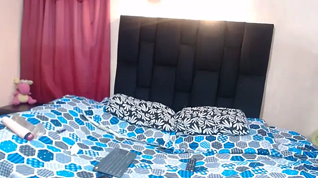 Snapshot of Adan_eva777 chatting on 12/17/24, 06:45 Adan eva777 online show from 12/17/24, 06:45