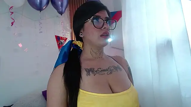 Snapshot of evelingjoyy chatting on 07/03/26, 04:24 evelingjoyy online show from 07/03/26, 04:24