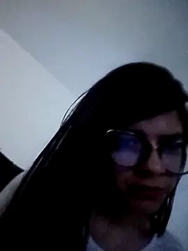 Snapshot of evelingjoyy chatting on 12/19/25, 10:01 evelingjoyy online show from 12/19/25, 10:01