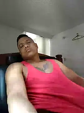 Snapshot of latinblack01 chatting on 12/12/24, 03:27 latinblack01 online show from 12/12/24, 03:27