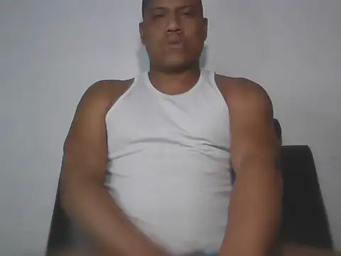latinblack01 online show from 11/13/25, 04:49