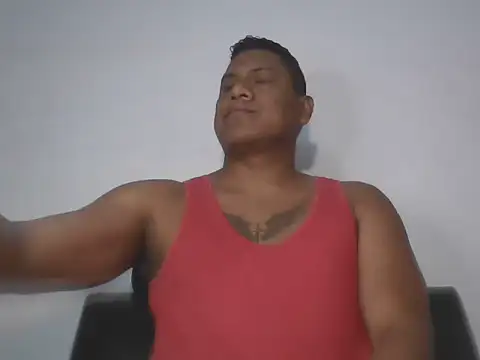 Snapshot of latinblack01 chatting on 10/28/25, 02:05 latinblack01 online show from 10/28/25, 02:05