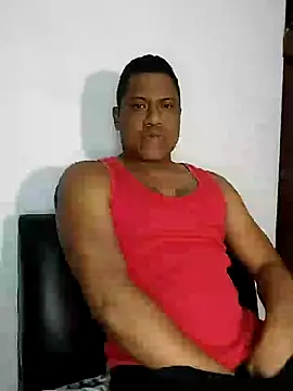 Snapshot of latinblack01 chatting on 12/11/24, 04:39 latinblack01 online show from 12/11/24, 04:39