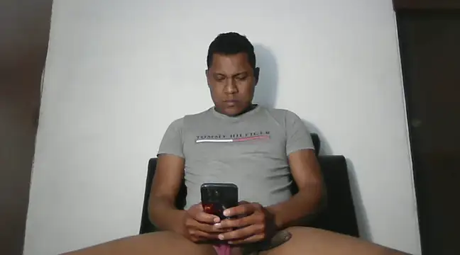 Snapshot of latinblack01 chatting on 02/11/25, 05:05 latinblack01 online show from 02/11/25, 05:05