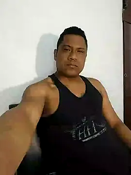 Snapshot of latinblack01 chatting on 12/10/24, 03:33 latinblack01 online show from 12/10/24, 03:33