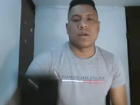 latinblack01 online show from 11/10/25, 09:53