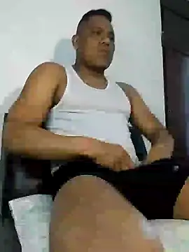 Snapshot of latinblack01 chatting on 12/12/24, 07:04 latinblack01 online show from 12/12/24, 07:04