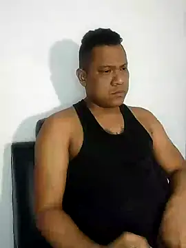 Snapshot of latinblack01 chatting on 12/17/24, 03:06 latinblack01 online show from 12/17/24, 03:06