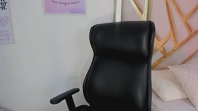 LanaJones  online show from 05/19/26, 01:18