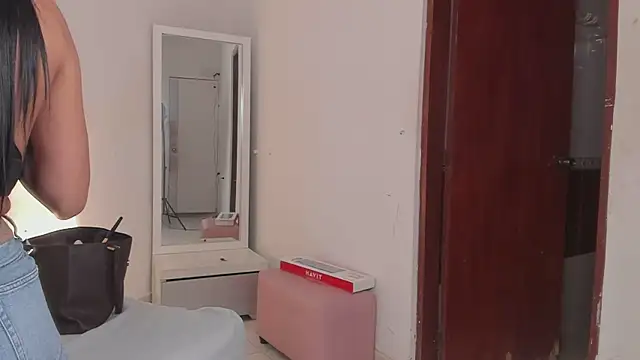 Alhana pulido online show from 03/08/25, 07:31