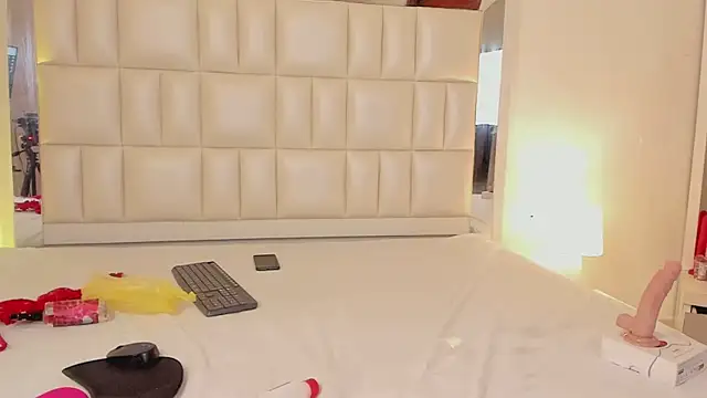 Alhana pulido online show from 02/20/25, 10:15