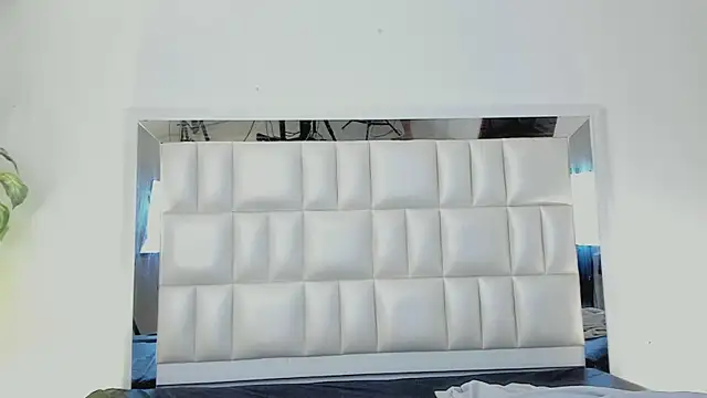 Alhana pulido online show from 02/25/25, 09:26