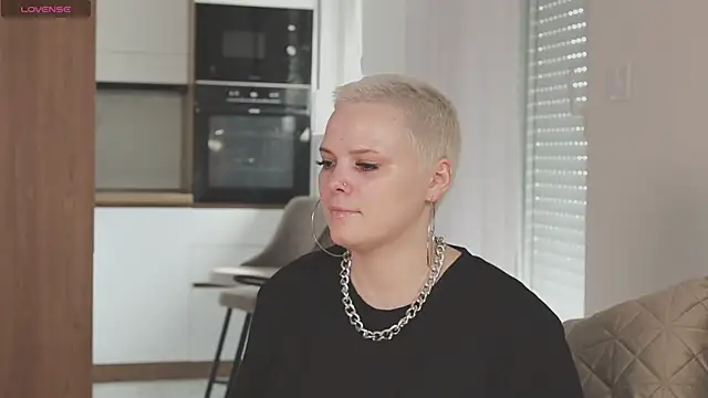 LikaBerry1 online show from 04/15/26, 01:15