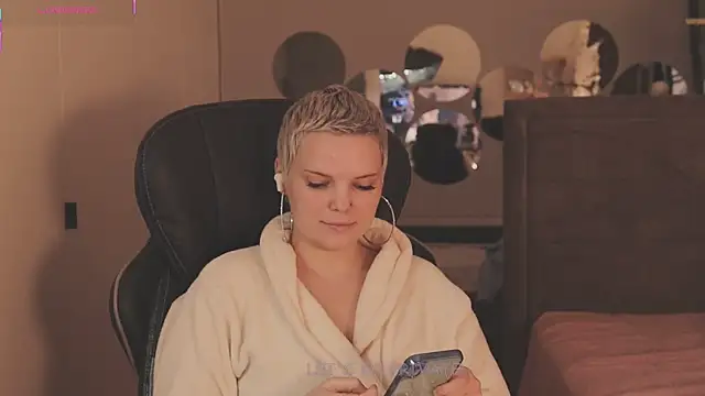 LikaBerry1 online show from 11/30/25, 12:06