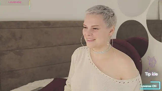 LikaBerry1 online show from 10/02/25, 12:08