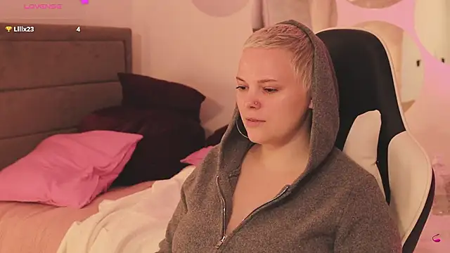 LikaBerry1 online show from 01/17/26, 12:31