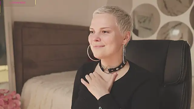 LikaBerry1 online show from 09/14/25, 04:40