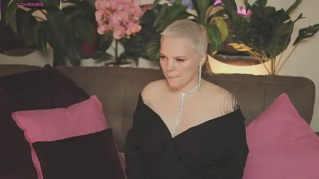 LikaBerry1 online show from 10/23/25, 03:38