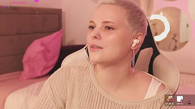 LikaBerry1 online show from 02/11/26, 02:39