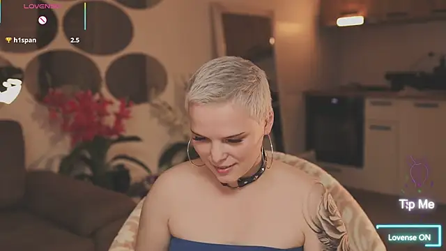 LikaBerry1 online show from 10/29/25, 06:07