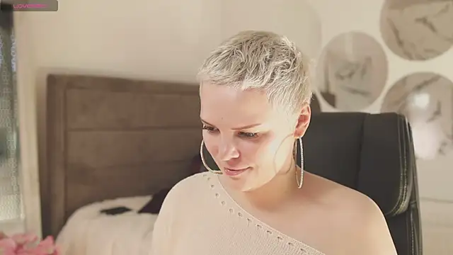 LikaBerry1 online show from 09/20/25, 12:32