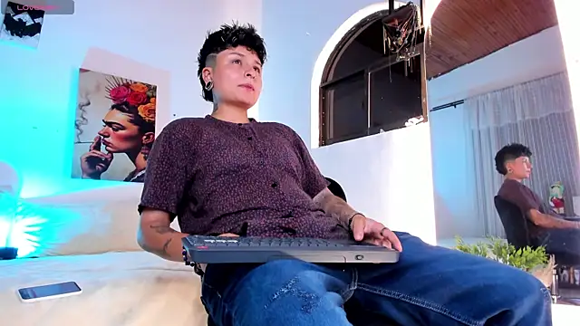 ZuryRamirez  online show from 07/10/26, 12:10