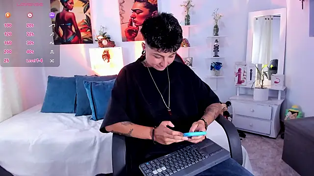 Snapshot of ZuryRamirez_ chatting on 12/18/25, 08:45 ZuryRamirez online show from 12/18/25, 08:45