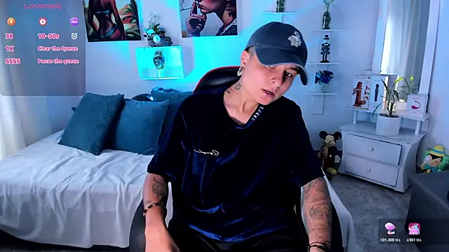 ZuryRamirez  online show from 12/20/25, 07:17