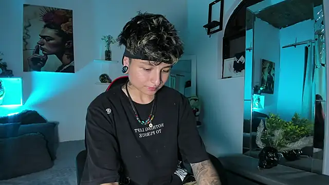 Snapshot of ZuryRamirez_ chatting on 11/30/25, 07:14 ZuryRamirez online show from 11/30/25, 07:14